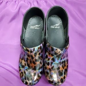 Dansko size 37 clog like new never worn